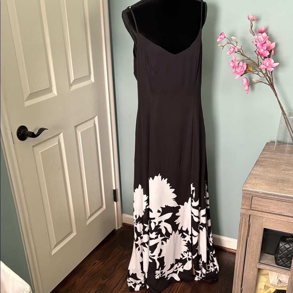 NWT WHBM Elegant Black and White Floral Dress
